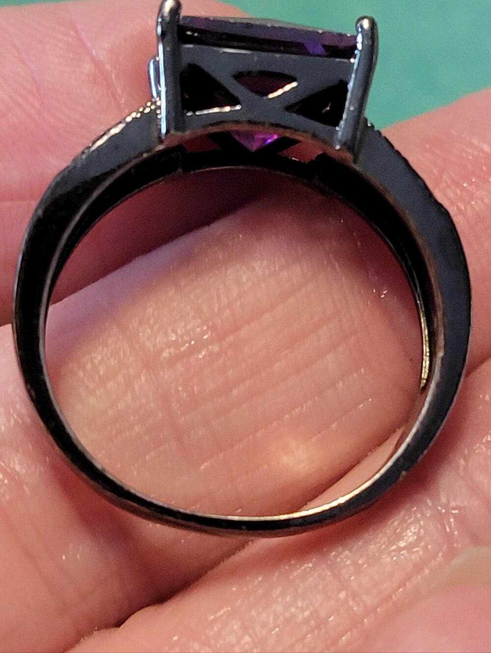 GORGEOUS RING SIZE 9 - Picture 4 of 6